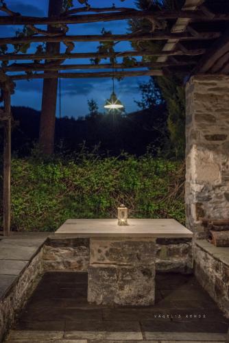 Létesítmények, Urania Traditional Stone House in Pinakates