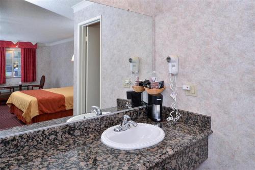 Americas Best Value Inn & Suites - Fontana