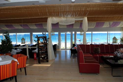 Sacallis Inn Beach Hotel - image 13