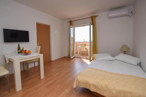 Apartments Zakarija in ซูโบวิซี