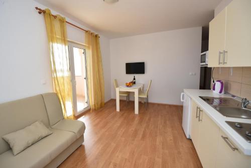 Apartments Zakarija in ซูโบวิซี