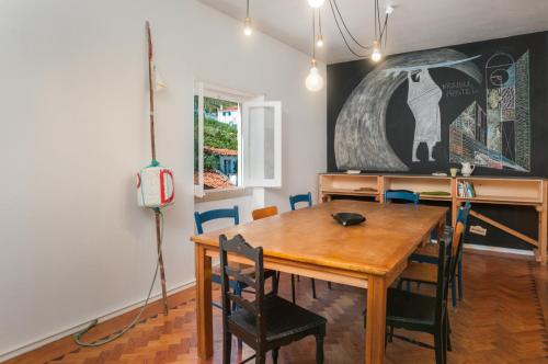 Shared lounge/TV area, Nazare Hostel - Rooms & Dorms in Nazare