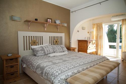 Sunny View Apartment in Almancil