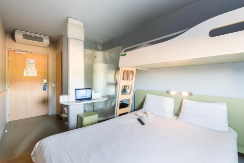 Zuhanyzó, ibis budget Ambérieu-en-Bugey Château-Gaillard in Amberieu-en-Bugey