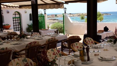 Hostal Restaurante Playa - image 2