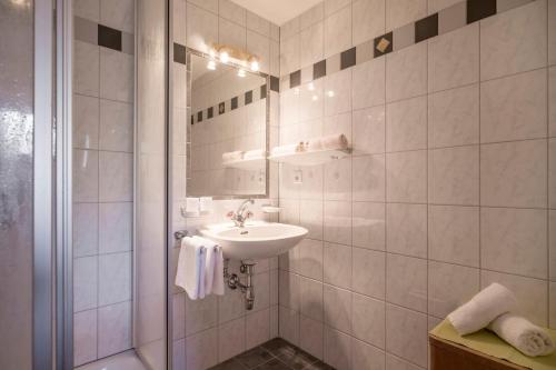 Hotel Enzian - image 9