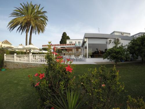 Hotel Complejo Los Rosales (Torremolinos) desde 62€ - Rumbo