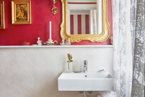La Zarabba Boutique Hotel - Tap to explore photos