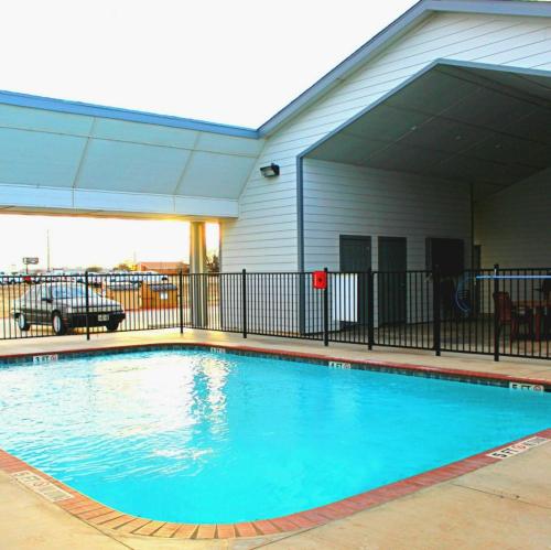 Southern Inn & Suites Lamesa - 수영장