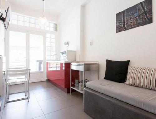 Acropolis Charming Apartment with Large Balcony - DM17, Atény (fotografie 8)