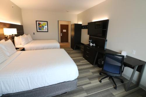 Holiday Inn Express & Suites - Coffeyville