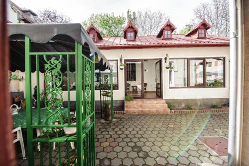 Spordikeskus, Vila Lili in Baile Govora