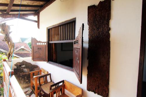 Balcony/terrace, Posnya Seni Godod Art Gallery & Homestay in Kasihan
