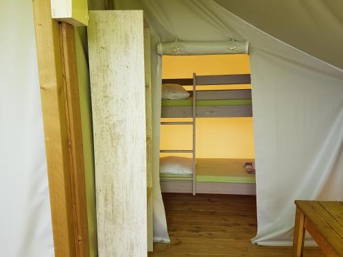 Guestroom, Camping Les Chagnelles in Le Perrier