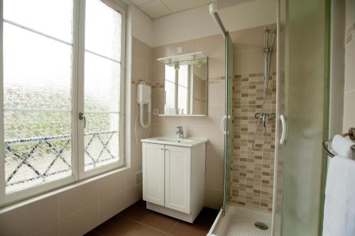 Logis Hotel Beaudon - image 9