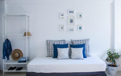 1 double bed, 2 twin beds
