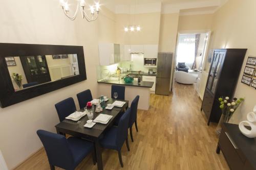 Vaci 12 Apartment - image 7