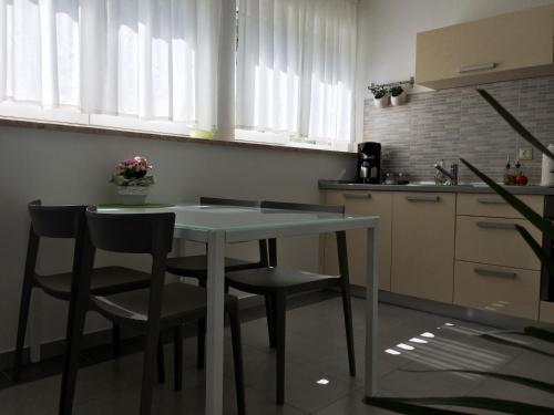  Apartment In Centrum, Pension in Pula