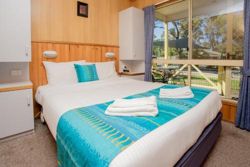 Shepparton Holiday Park Room Type - Economy Poolside Two-Bedroom Cabin - Not Pet Friendly