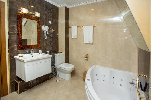 Green Palace Hotel - image 4