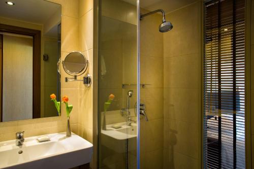 The Athens Gate Hotel - image 7