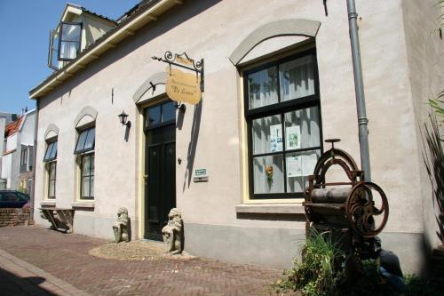 Hotel Hanzestadslogement De Leeuw in het centrum, Snoepwinkel, Hanzemuseum, Koffieschenkerij met Binnenplaats, Kamers met keukentje en Ontbijtservice