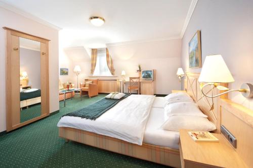 Large Double Room