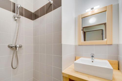 3 bedrooms, 7 beds