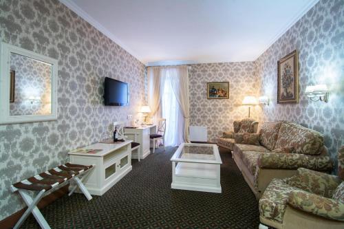 Reikartz Kamianets-Podilskyi - image 2