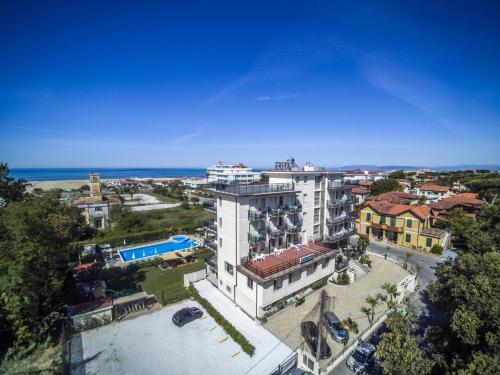 Вхід, Hotel King in Маріна ді Піетрасанта