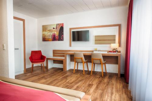 Hotel Senator - image 7
