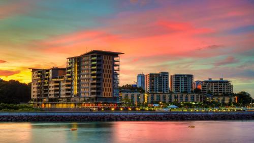 . Darwin Waterfront Luxury Suites