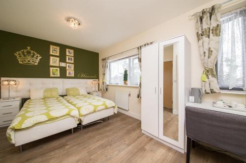 Pet Friendly Rowan Park Lodge