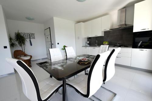 Apartment Helena - image 13