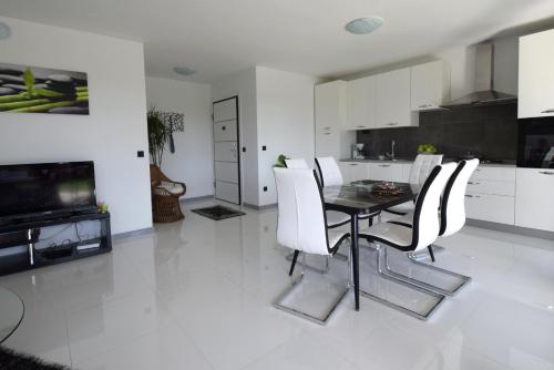 Apartment Helena - image 9
