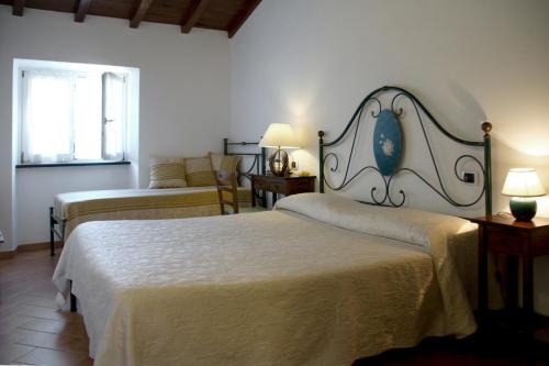 Double or Twin Room with Hill View image 4