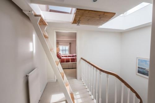 Hotellet från utsidan, Cliffhanger 18 Castle Road in Norra Cowes