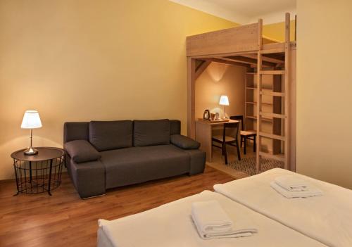 Family Room image 3