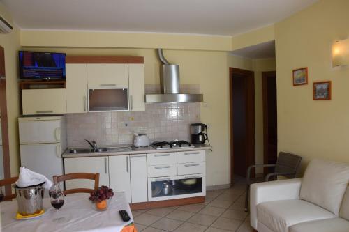 Apartment image 10
