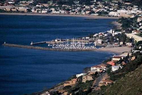 Manor on the Bay