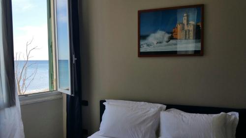Luna Rooms - image 11
