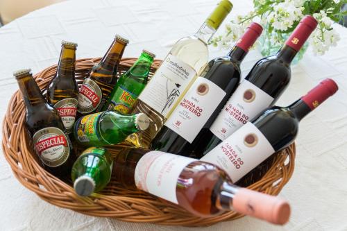 อาหารและเครื่องดื่ม, Canadian Villa in ปอนตา เดลกาดา