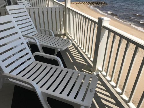 The Three Seasons Resort – Dennis Port, MA