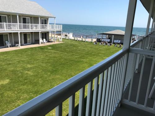 The Three Seasons Resort – Dennis Port, MA