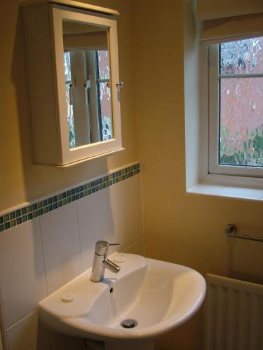 Thistle Cottage - image 12