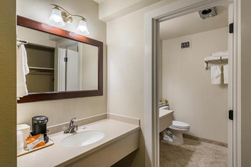 Rodeway Inn & Suites Portland - Jantzen Beach