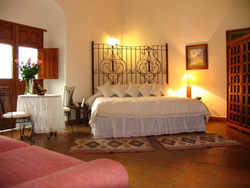Standard Suite image 10