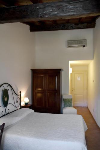 Double or Twin Room with Hill View image 1