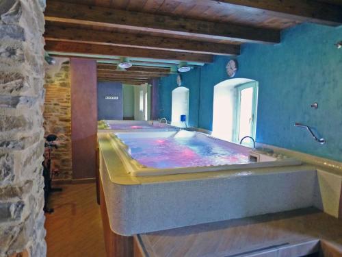 熱水浴缸, Villa in Pistoia with Heated Pool  Sauna in 盧卡城中心