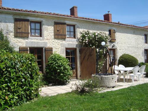 Les Trois Puits gîte à louer Péré